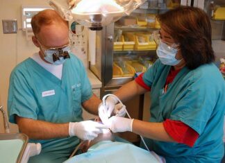 Why Dentists Should Have Custom Backgrounds For Better SEO Exposure